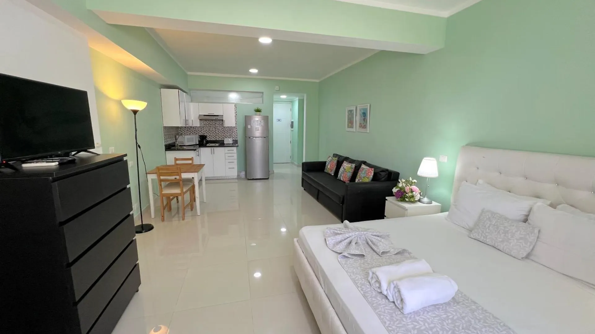 アパートホテル Sunny Suites With Rooftop Pool And Spa - Playa Los Corales プンタ・カナ