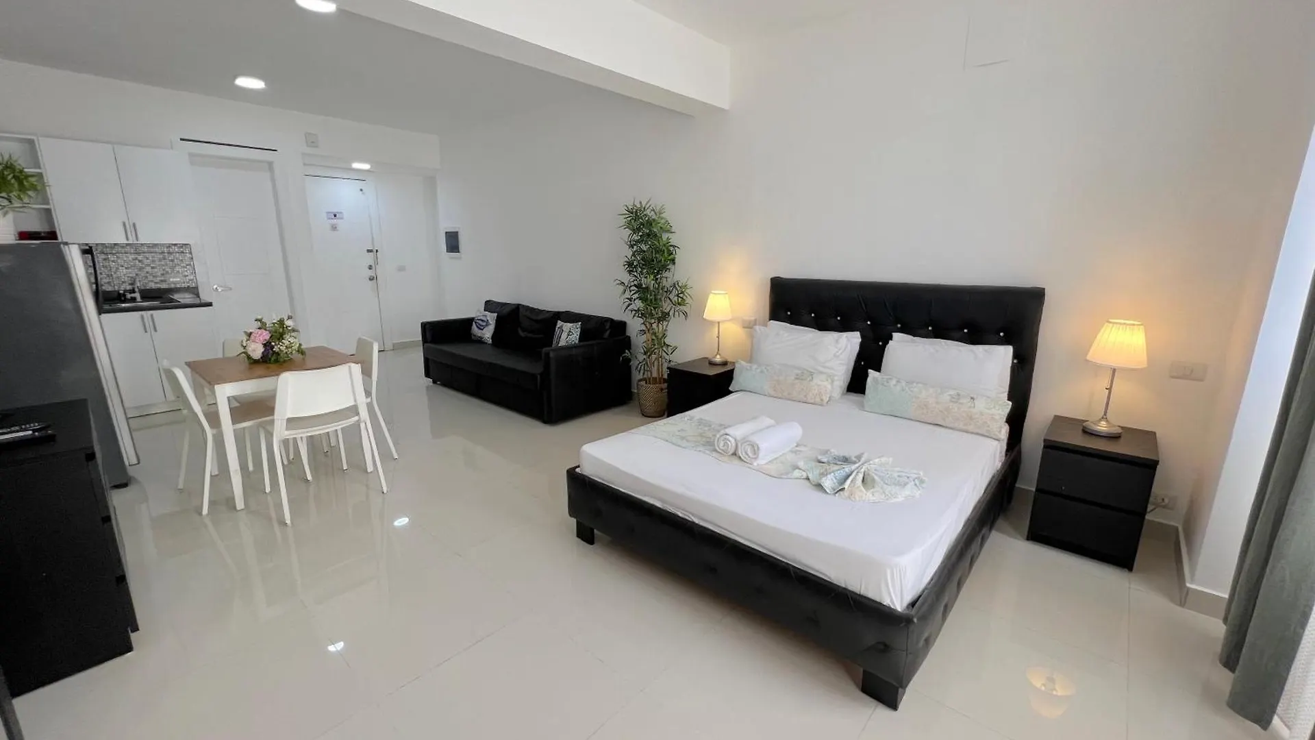 Sunny Suites With Rooftop Pool And Spa - Playa Los Corales Punta Cana Apart-hotel
