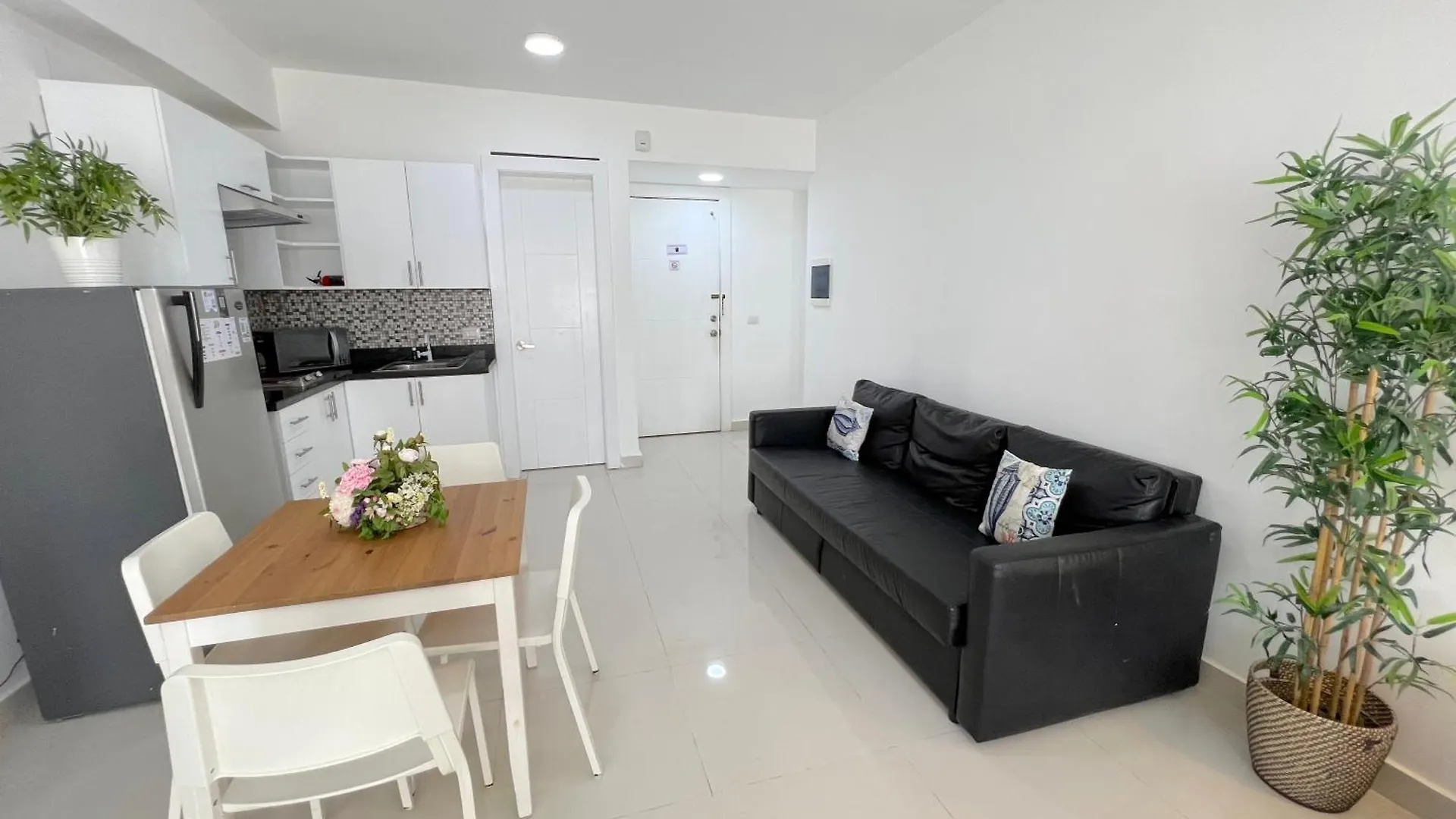 アパートホテル Sunny Suites With Rooftop Pool And Spa - Playa Los Corales プンタ・カナ