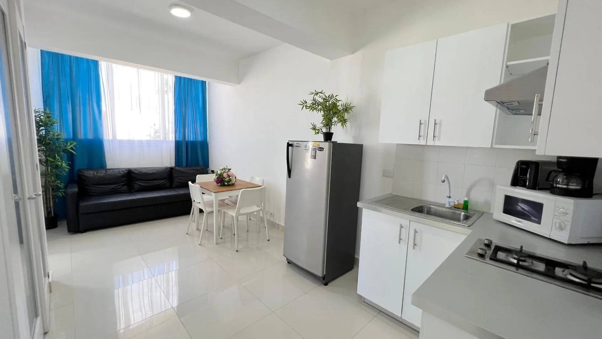Sunny Suites With Rooftop Pool And Spa - Playa Los Corales Punta Cana Apart-hotel