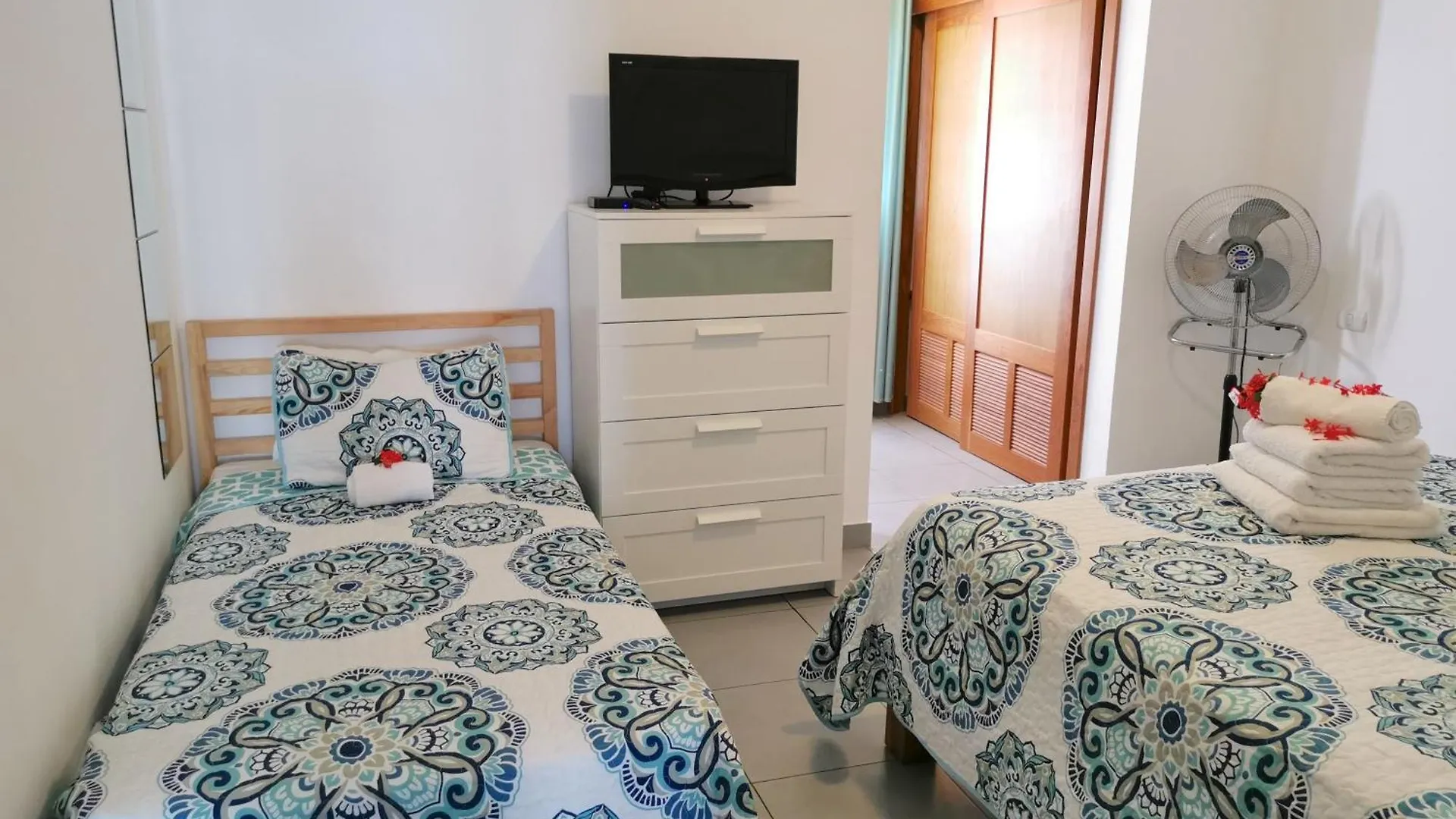 Sunny Suites With Rooftop Pool And Spa - Playa Los Corales Punta Cana Dominikana