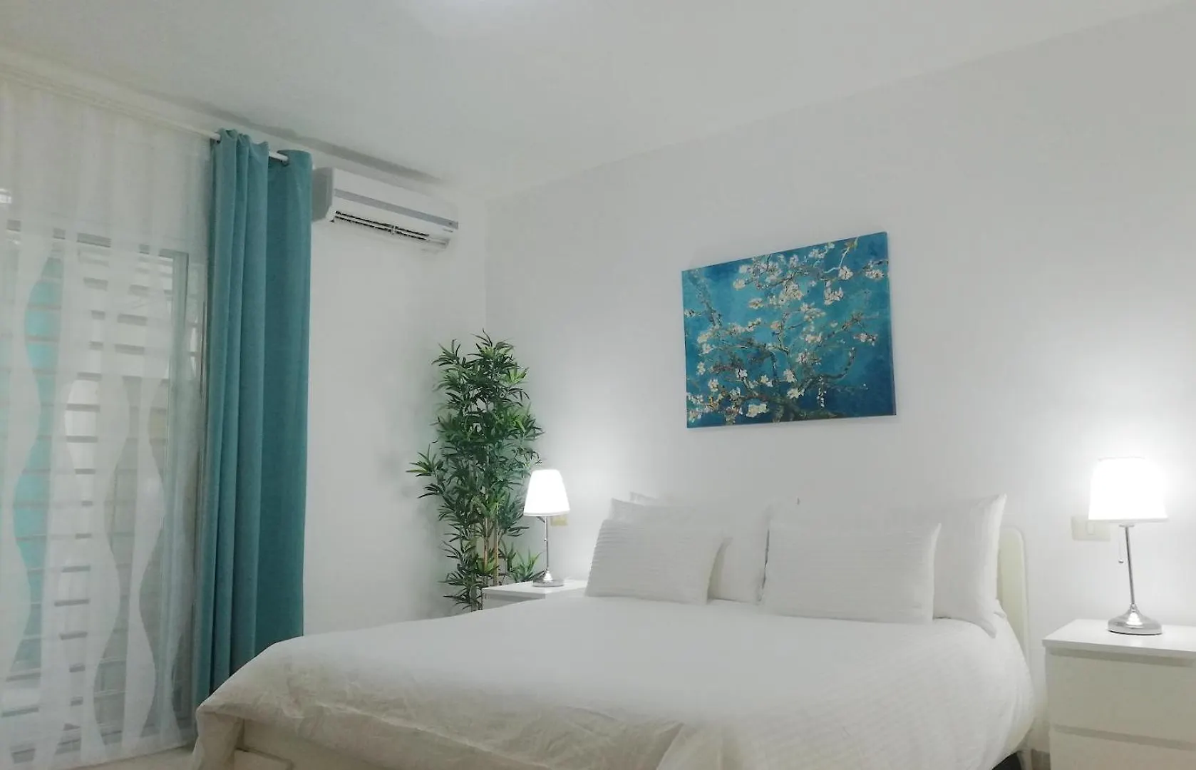 Sunny Suites With Rooftop Pool And Spa - Playa Los Corales Punta Cana