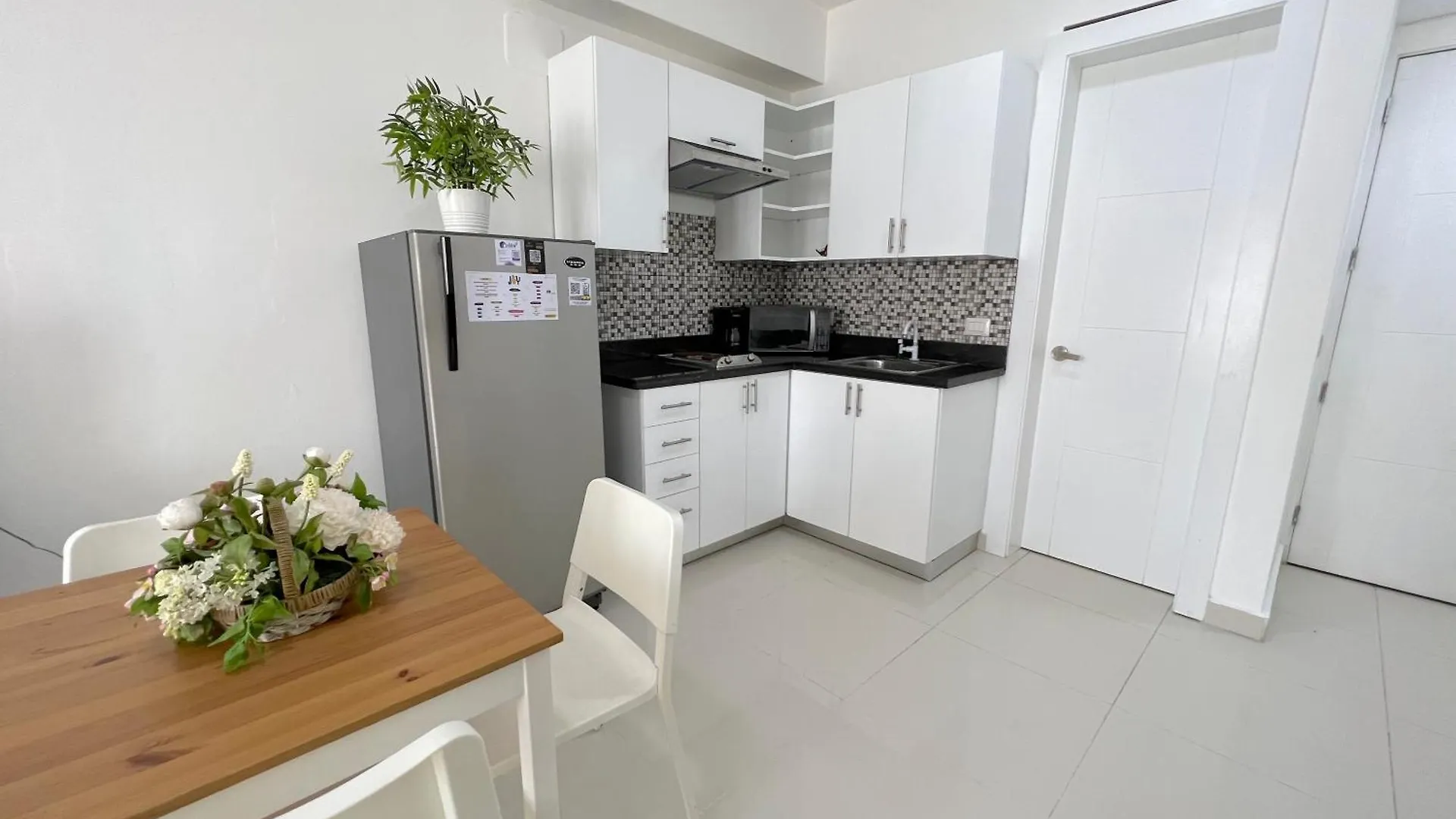 Hotel apartamentowy Sunny Suites With Rooftop Pool And Spa - Playa Los Corales Punta Cana